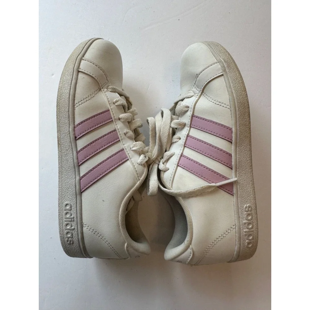 Adidas Youth Size‎ 4 White Leather Sneakers with Lavender Stripes